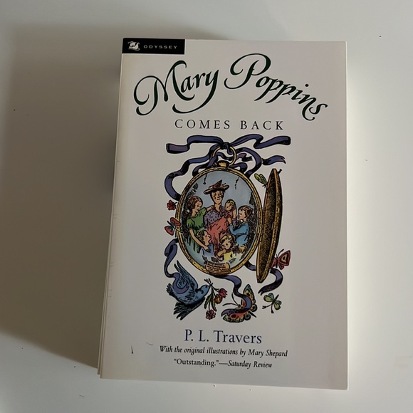 Mary Poppins Book collection. - Picture 4 of 5